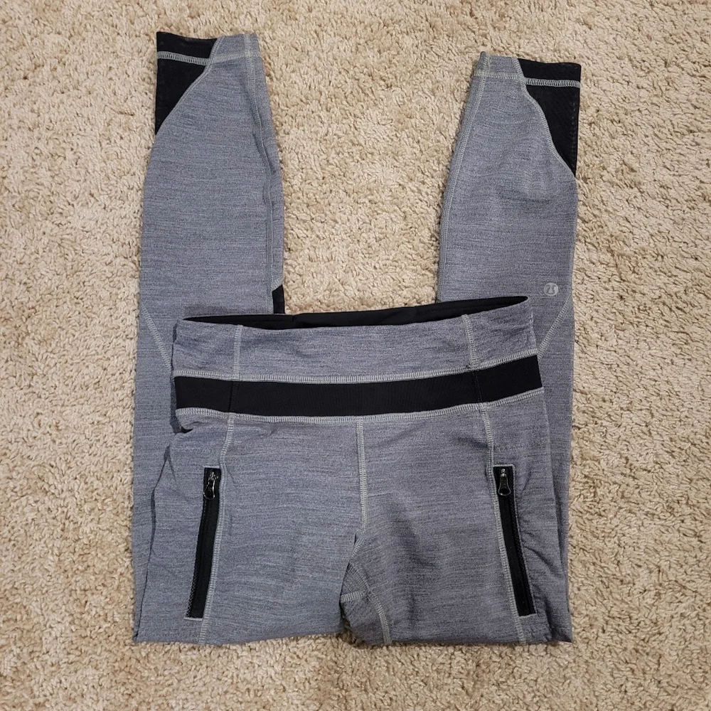Lululemon Inspire Tight‎ II Heathered  Gray Black Crop Leggings Size 4 Zippers